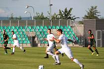 Chomutovští fotbalisté (v bílém) porazili německý Chemnitz 5:1.