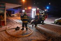 Požár komplexu obchodů a skladů na Písečné v Chomutově. Středa 17. ledna 2024.