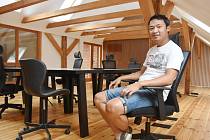 Majitel kavárny a nového coworkingového centra Huy Nguyen.