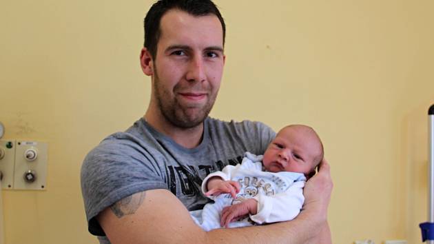 Miroslav Glacner se narodil mamince Michaele Pirichové a tatínkovi Tomášovi Glacnerovi z Chomutova 6. února 2019 v 1:47 hodin. Měřil 53 cm a vážil 4 kg.