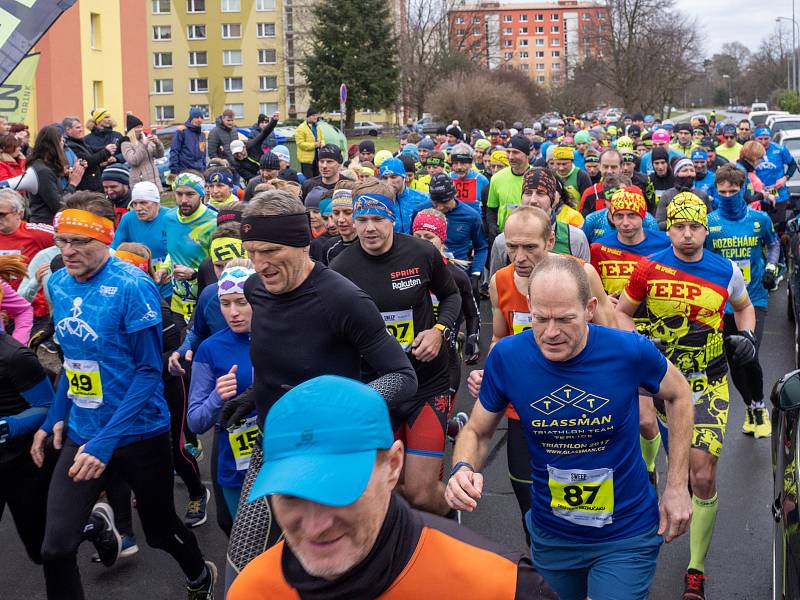 44. ročník Desítky v Bezručáku proběhl v sobotu 4. ledna v Chomutově. Celkový počet přihlášených byl 220. Startovné 150 Kč bylo rozšířeno o dobrovolný příspěvek 50 Kč právě pro mostecký hospic, což přímo na místě i pan doktor velmi ocenil.