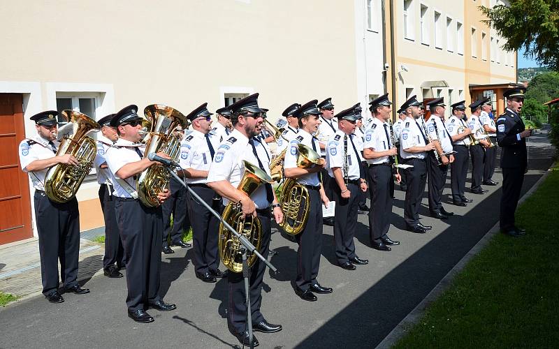 Policie České republiky vzdala hold zaměstnancům kadaňského Domova pro seniory