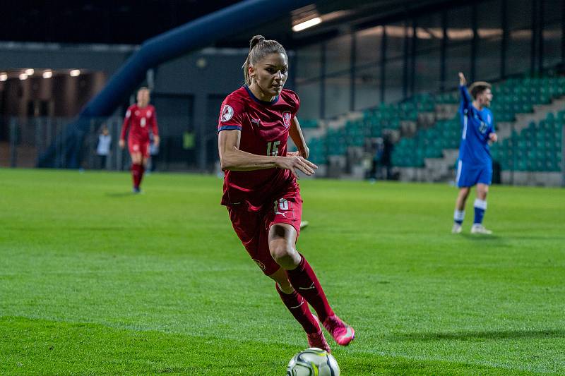 Kvalifikační utkání ve fotbale dnes odehrály v Chomutově ženy reprezentace ČR proti soupeři z Azerrbajdžánu. Výsledek utkání 3:0. (27.10.2020)