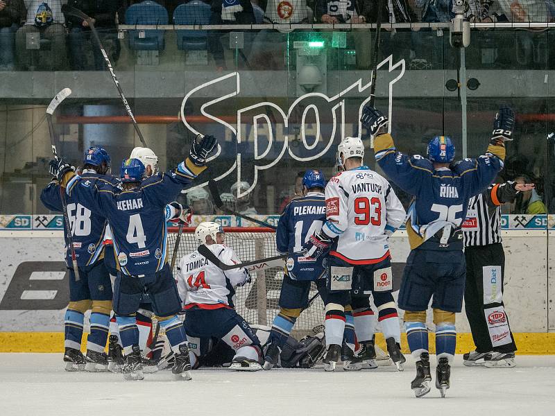 Chomutov vstoupil do baráže výhrou, Kladno porazil 2:0.