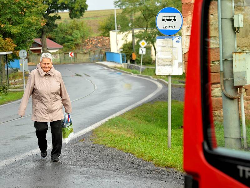 "Neutíkejte, pomalu," domlouvali komisařky ve Veliké Vsi paní Etele Frýdlové.