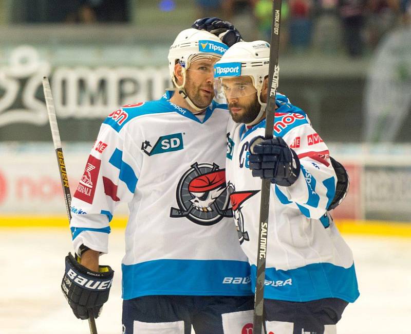 Z extraligového zápasu Piráti Chomutov - HC Škoda Plzeň, který domácí vyhráli 6:4.