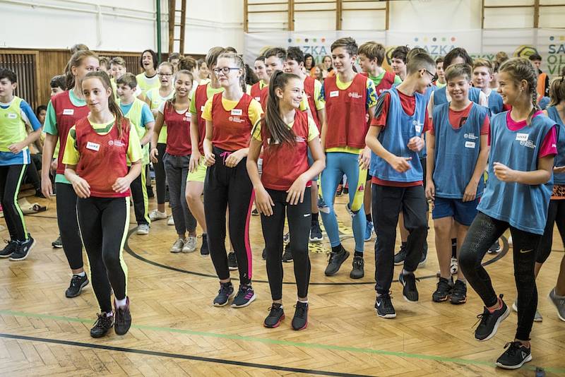 Studenti z Gymnázia a střední odborné školy v Klášterci se setkali se špičkovým skokanem do vody Michalem Navrátilem.