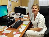 Markéta Hrabáková zastává post vrchní sestry na chirurgickém oddělení v Chomutově, předtím 17 let pracovala na ARO v téže nemocnici. 