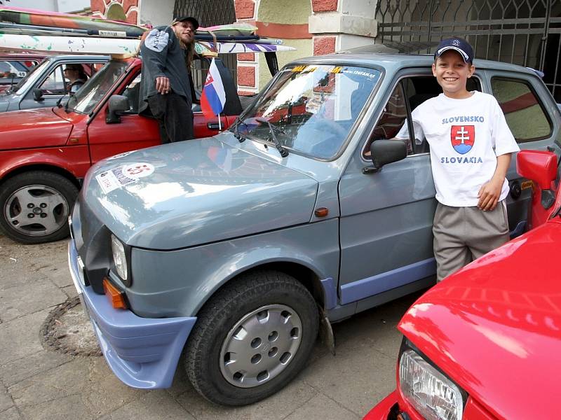 Milovníci starých fiatů se o víkendu sešli v Klášterci nad Ohří.