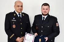 Za záchranu dítěte obdržel strážný Martin Pešek z Věznice Všehrdy Čestnou medaili.
