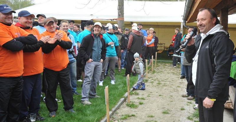 Dragon Cup - závod dračích lodí. Kamencové jezero 2013.