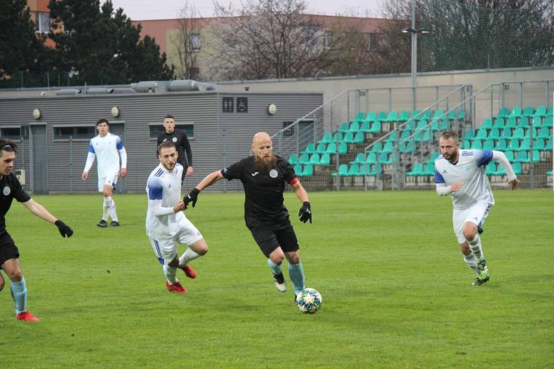 Chomutov (v černém) versus Kladno.