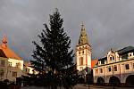 Adventní trhy v Chomutově a koncert v kostele sv. Kateřiny, kde vystoupil Pěvecký sbor Anonym.