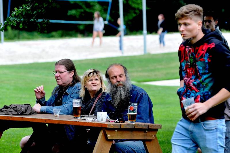 Festival Pecká Motopecka přilákal do Vysoké Pece příznivce tvrdší hudby a motorkáře