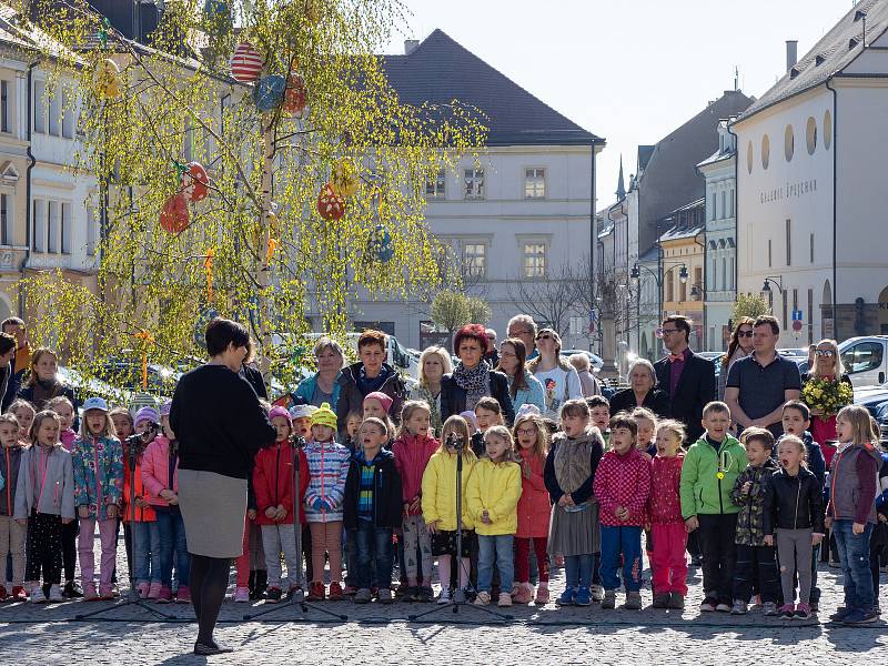 Velikonoce 2019 zahájily v Chomutově děti ze zdejších mateřinek.