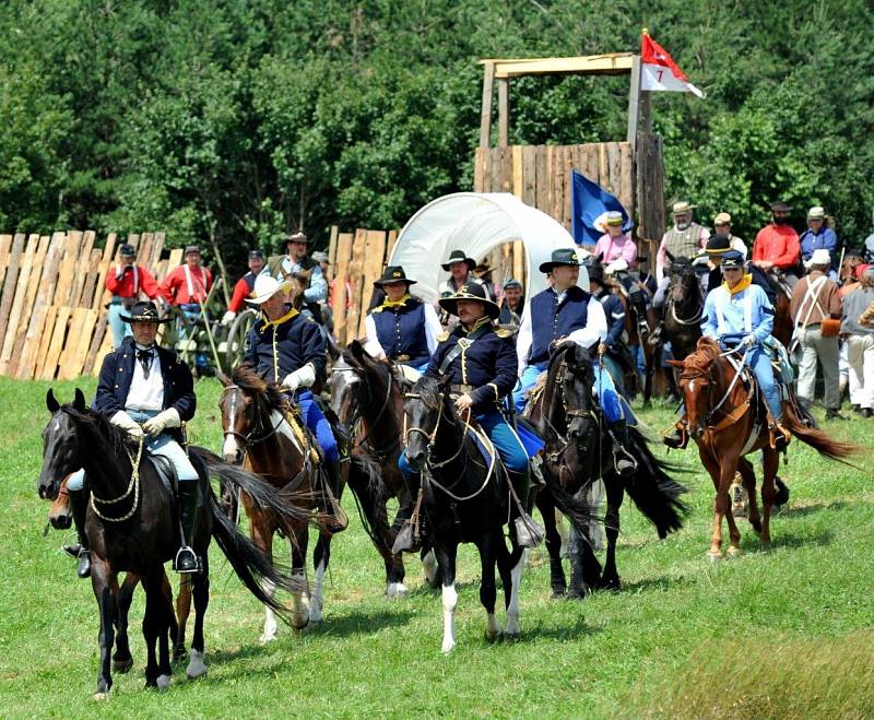 Poslední indiánské války 2016 v Březně.