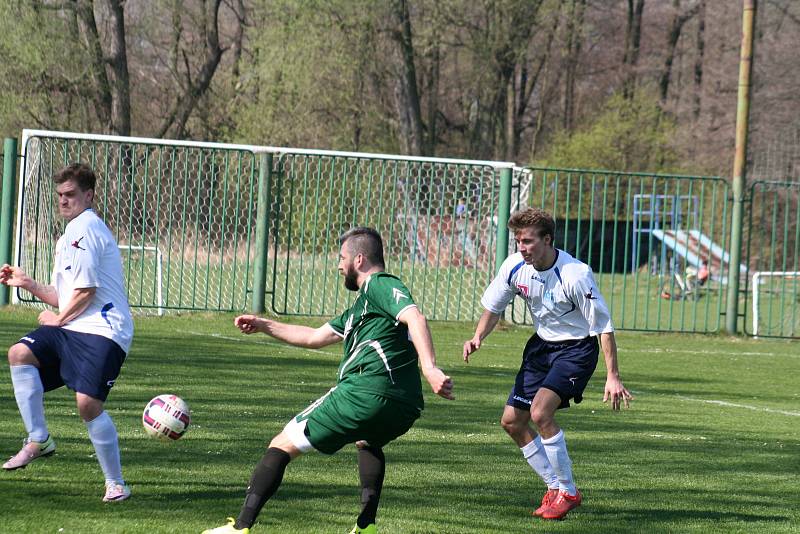 Fota jsou z jara ze zápasu I. A třídy Údlice - Perštejn.