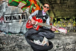 Na minifestival Bezručák do Hřebíkárny láká i hudebník Pekař