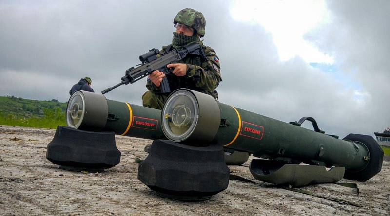Bojovými střelbami z protiletadlových raketových kompletů vyvrcholilo tento týden ve vojenském újezdu Hradiště na Karlovarsku mezinárodní cvičení Tobruq Arrows 2016.