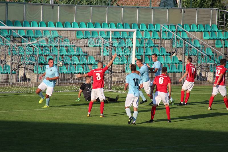 Chomutov (v modrém) doma přemohl Český Brod.