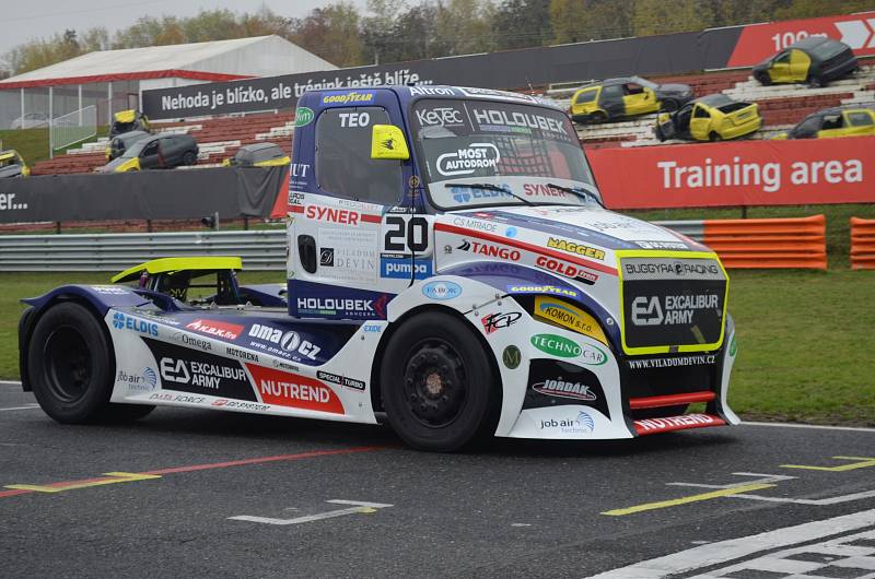 Buggyra se představila fanouškům v neděli na mosteckém autodromu.