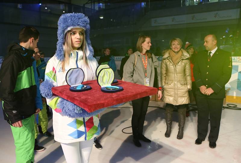 Závěrečným ceremoniálem vyvrcholily ve čtvrtek večer Zimní olympijské hry dětí a mládeže, které letos pořádal Ústecký kraj.