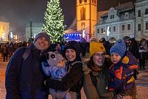 Chomutov zahájil advent rozsvícením stromu a ohňostrojem.