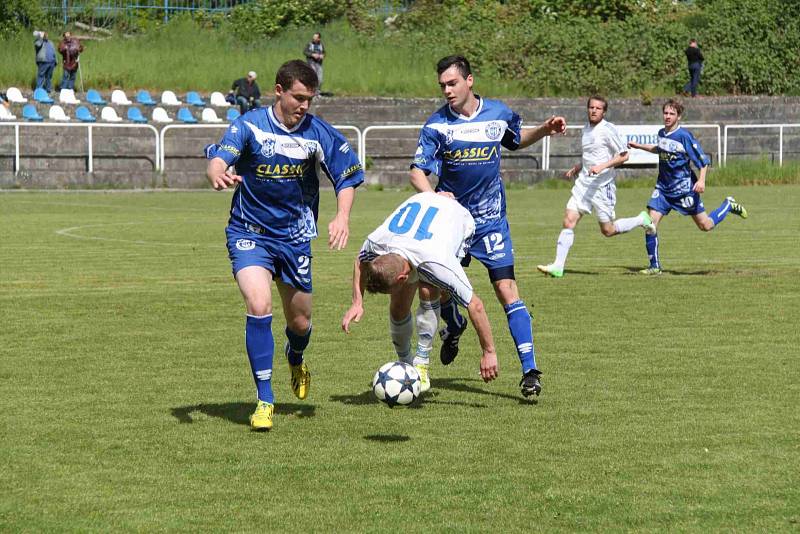 AFK LoKo Chomutov - SK Kladno 5 : 2, domácí v bílém.