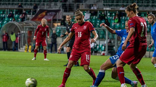 Kvalifikační utkání ve fotbale dnes odehrály v Chomutově ženy reprezentace ČR proti soupeři z Azerrbajdžánu. Výsledek utkání 3:0. (27.10.2020)