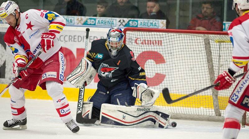 Ze zápasu Piráti Chomutov - Slavia Praha, ve kterém domácí vybojovali návrat do extraligy.