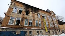 Domov pro mentálně postižené ve Vejprtech poškozený požárem.