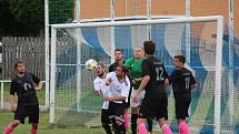 SK Málkov-TJ Baník Březenecká CHomutov 3:0,domácí v černém.