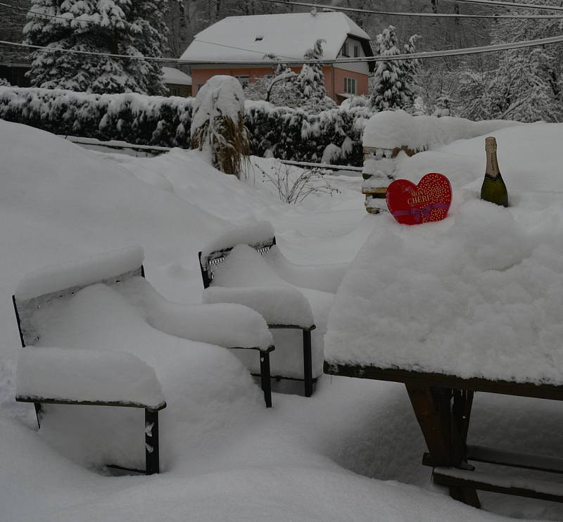 Den před Valentýnem u zámku Červený Hrádek v Jirkově.