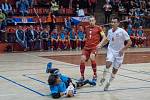 V chomutovské městské sportovní hale se dnes odehrál futsalový zápas Česko - Srbsko s výsledkem 3:4. Odveta se hraje za 14 dní v Srbsku.