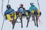 První soutěžní den na Klínovci - snowboardisté jeli paralelní slalom, alpští lyžaři obří slalom.