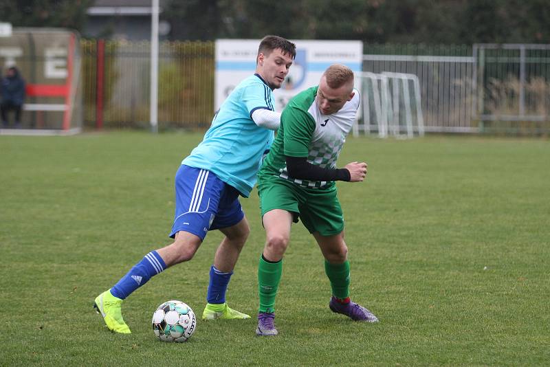 Spořice (modré dresy) porazily v posledním podzimním kole I. A třídy 4:1 celek Libouchce