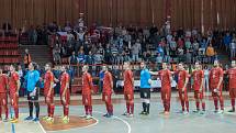 V chomutovské městské sportovní hale se dnes odehrál futsalový zápas Česko - Srbsko s výsledkem 3:4. Odveta se hraje za 14 dní v Srbsku.