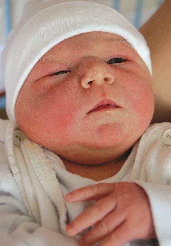 Melissa Lukešová spěchala na svět 16. 10. v 5:18 hodin. Narodila se Jaroslavě Lukešové v chomutovské porodnici. Na váze měla 3,55 kg a měřila 52 cm.