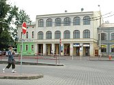 Hlavní část budovy na jirkovském autobusovém nádraží.