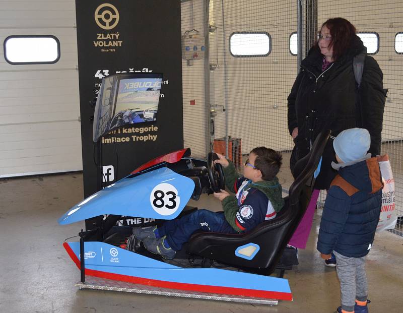 Buggyra se představila fanouškům v neděli na mosteckém autodromu.