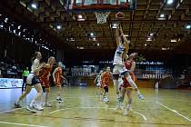 Chomutovské basketbalistky bojují o páté místo v nejvyšší soutěži.