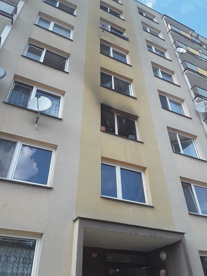 Požár bytu v Královéhradecké ulici v Klášterci.