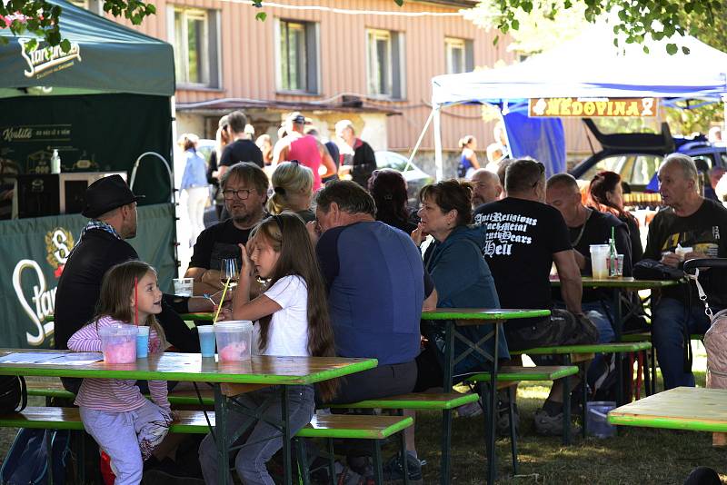 V Bolebořském kulturním areálu proběhly hudební slavnosti. Bohaté občerstvení, atrakce pro děti a účast pěti hudebních kapel.