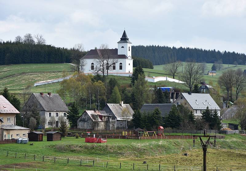 Dominantou Kalku je  původně barokní kostel. sv. Václava. Ve druhé polovině 20. století kostel chátral, jeho obnova začala v 90. letech.