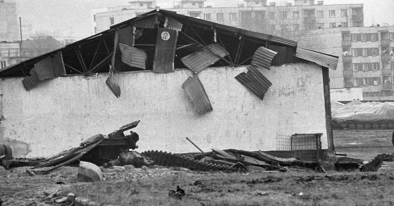 Fotoreportér Deníku Miroslav Rada vystavuje v galerii Kryt v Klášterci nad Ohří poslední okamžiky odsunu sovětských vojsk z Ralska a Bohosudova.