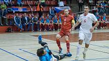 V chomutovské městské sportovní hale se dnes odehrál futsalový zápas Česko - Srbsko s výsledkem 3:4. Odveta se hraje za 14 dní v Srbsku.