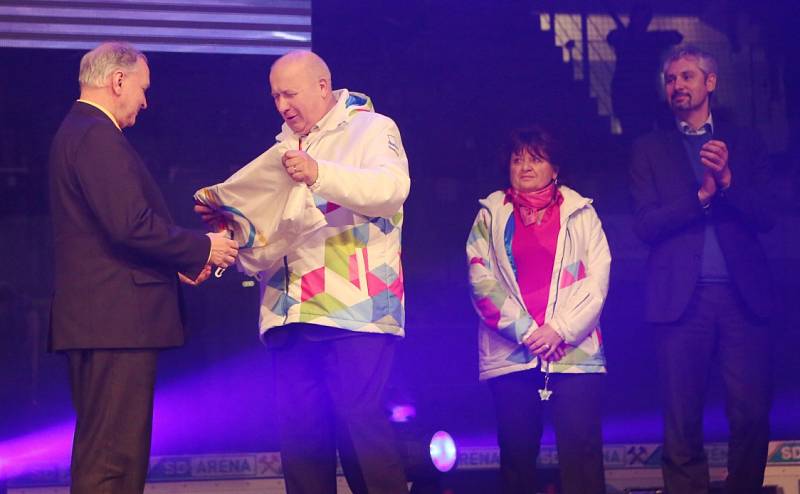 Závěrečným ceremoniálem vyvrcholily ve čtvrtek večer Zimní olympijské hry dětí a mládeže, které letos pořádal Ústecký kraj.