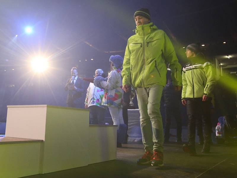 Závěrečným ceremoniálem vyvrcholily ve čtvrtek večer Zimní olympijské hry dětí a mládeže, které letos pořádal Ústecký kraj.