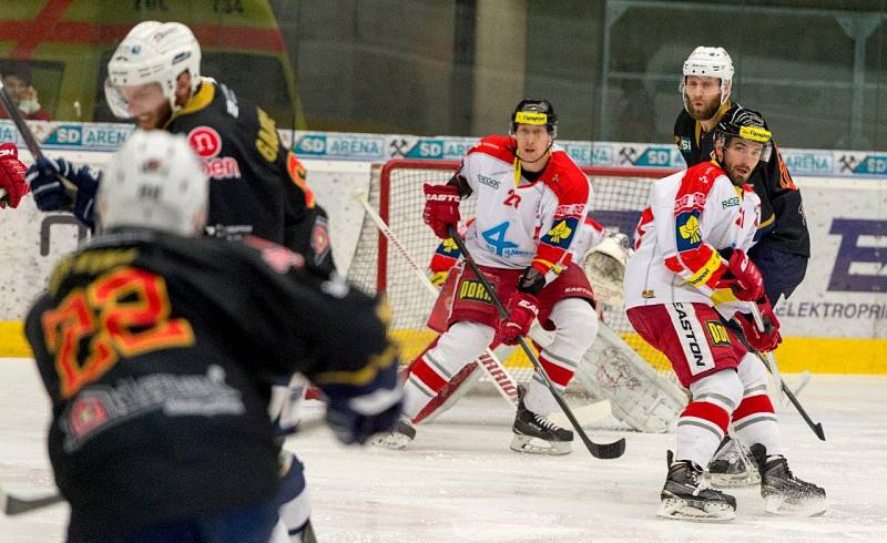 Z barážového zápasu Piráti Chomutov - HC Olomouc.