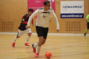 3. Zimní futsalová liga CHLMF: Baníček Most - Libědice 5:2, hráči Mostu v bílém.